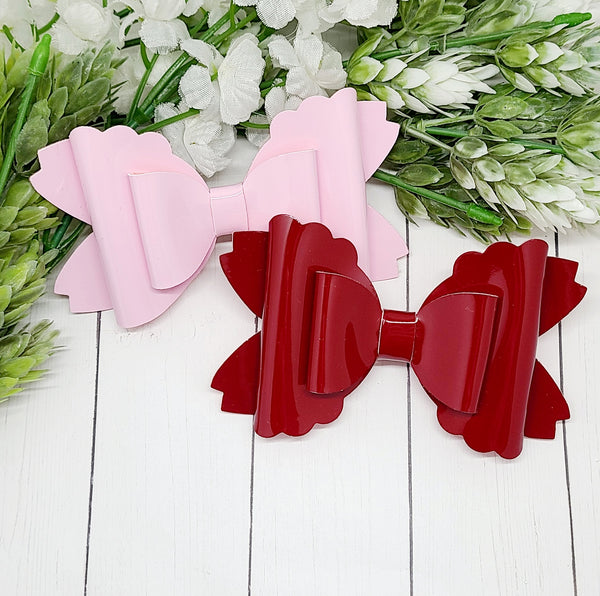 Glossy Scallop Bows
