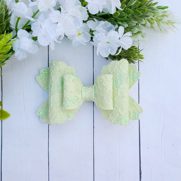 Green Lace Scallop Bow