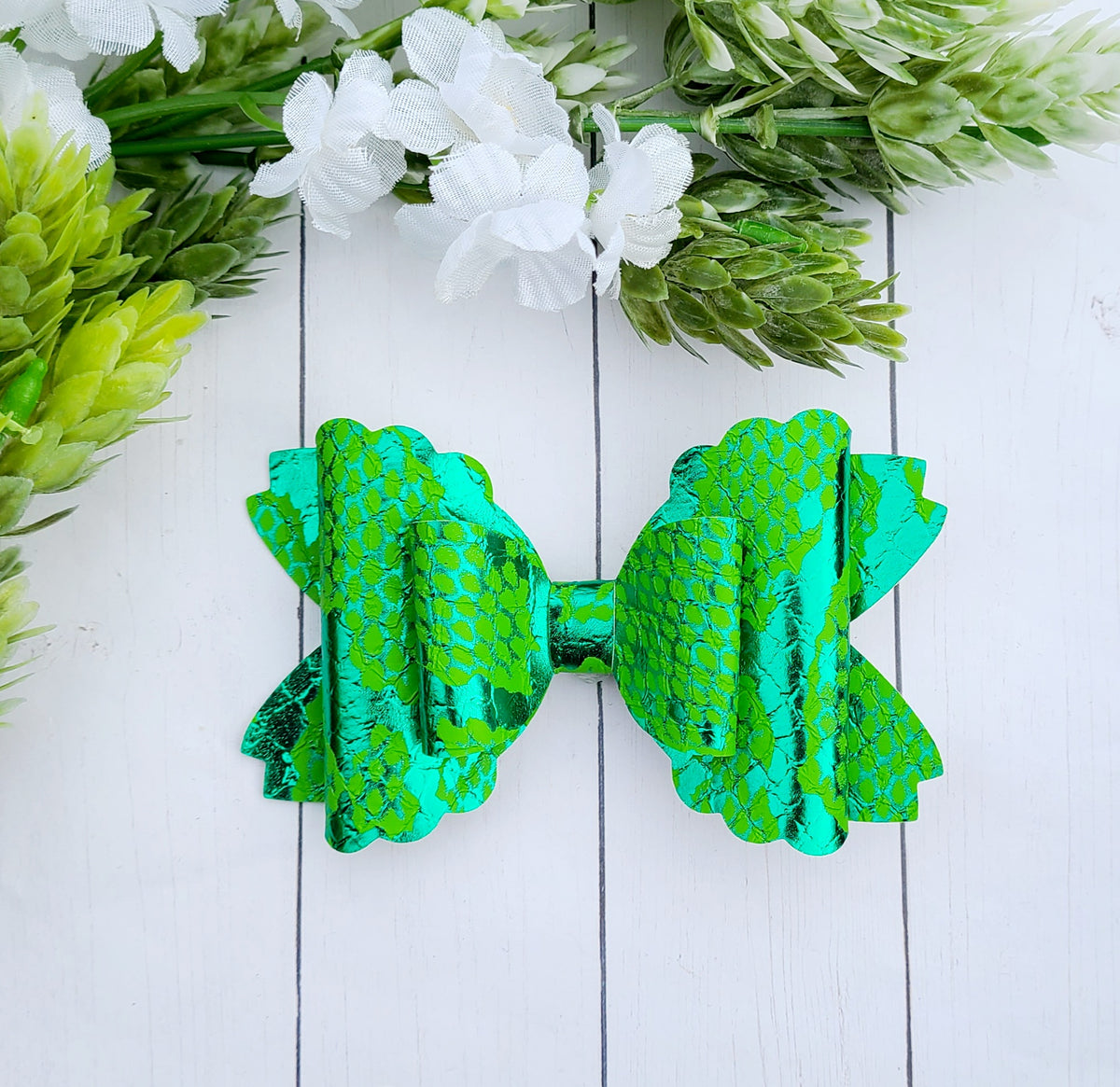 Green Snake Bow – Custom Creations by Susanne